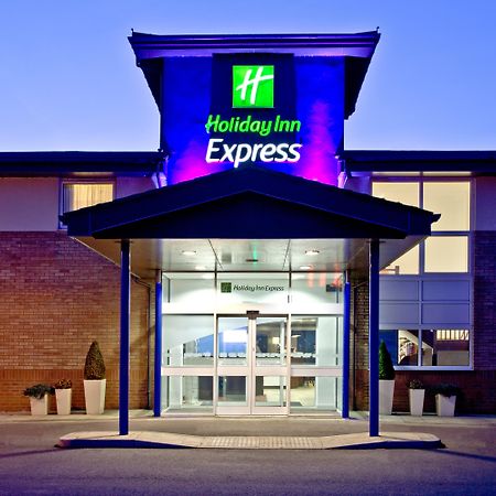 Holiday Inn Express Shrewsbury, An Ihg Hotel Exterior foto