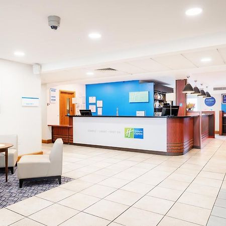 Holiday Inn Express Shrewsbury By Ihg Exterior foto