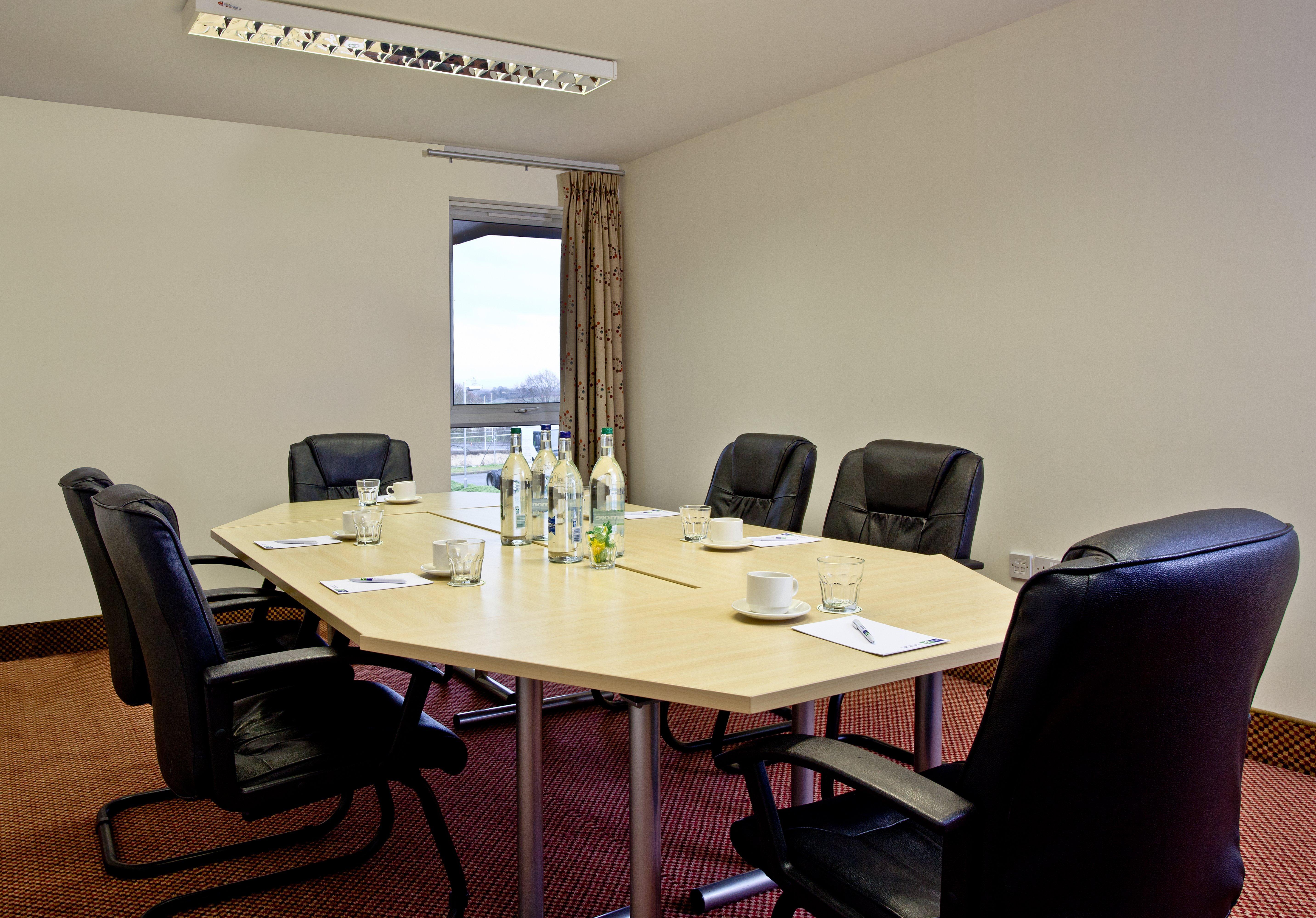 Holiday Inn Express Shrewsbury By Ihg Exterior foto