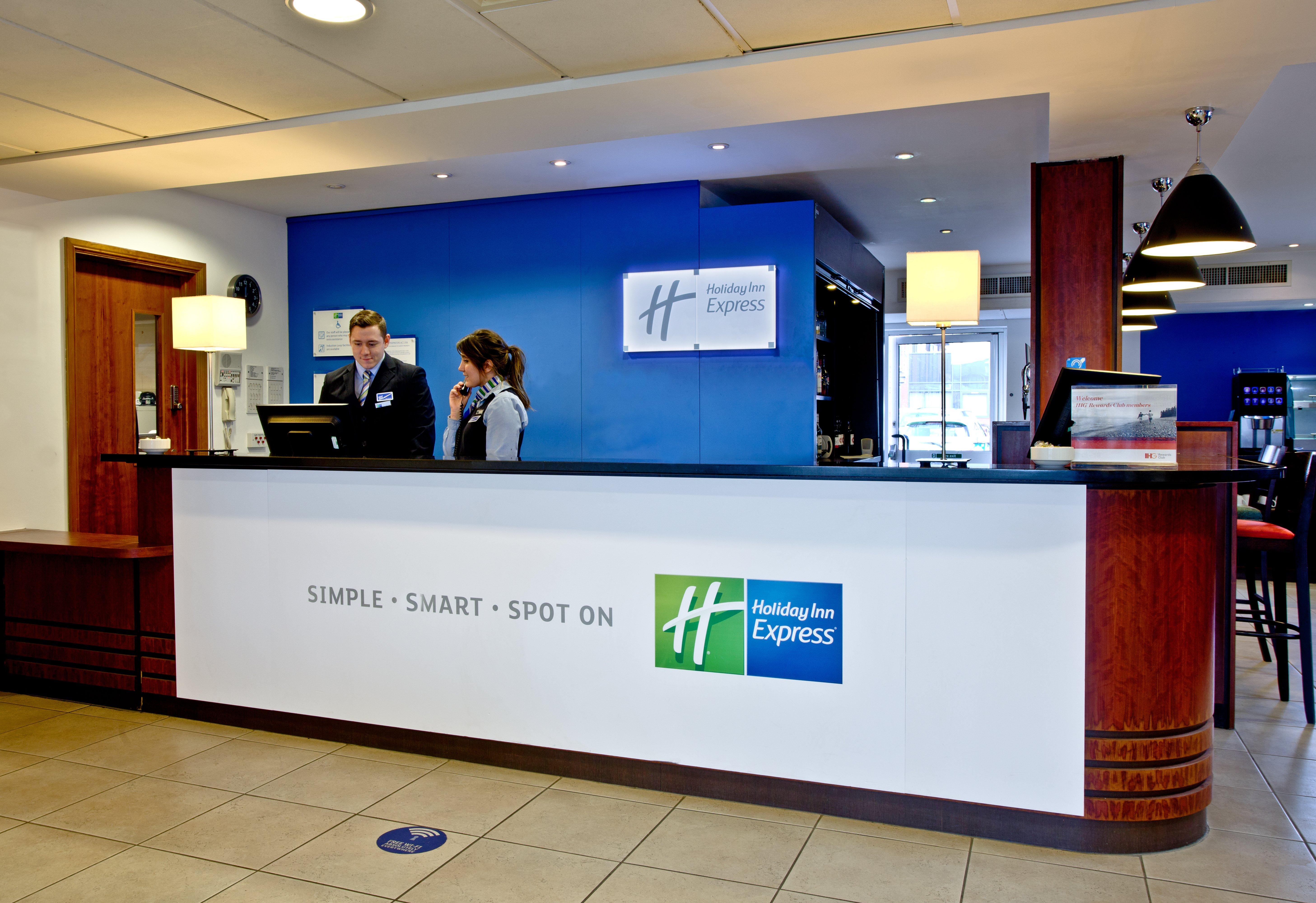 Holiday Inn Express Shrewsbury, An Ihg Hotel Exterior foto