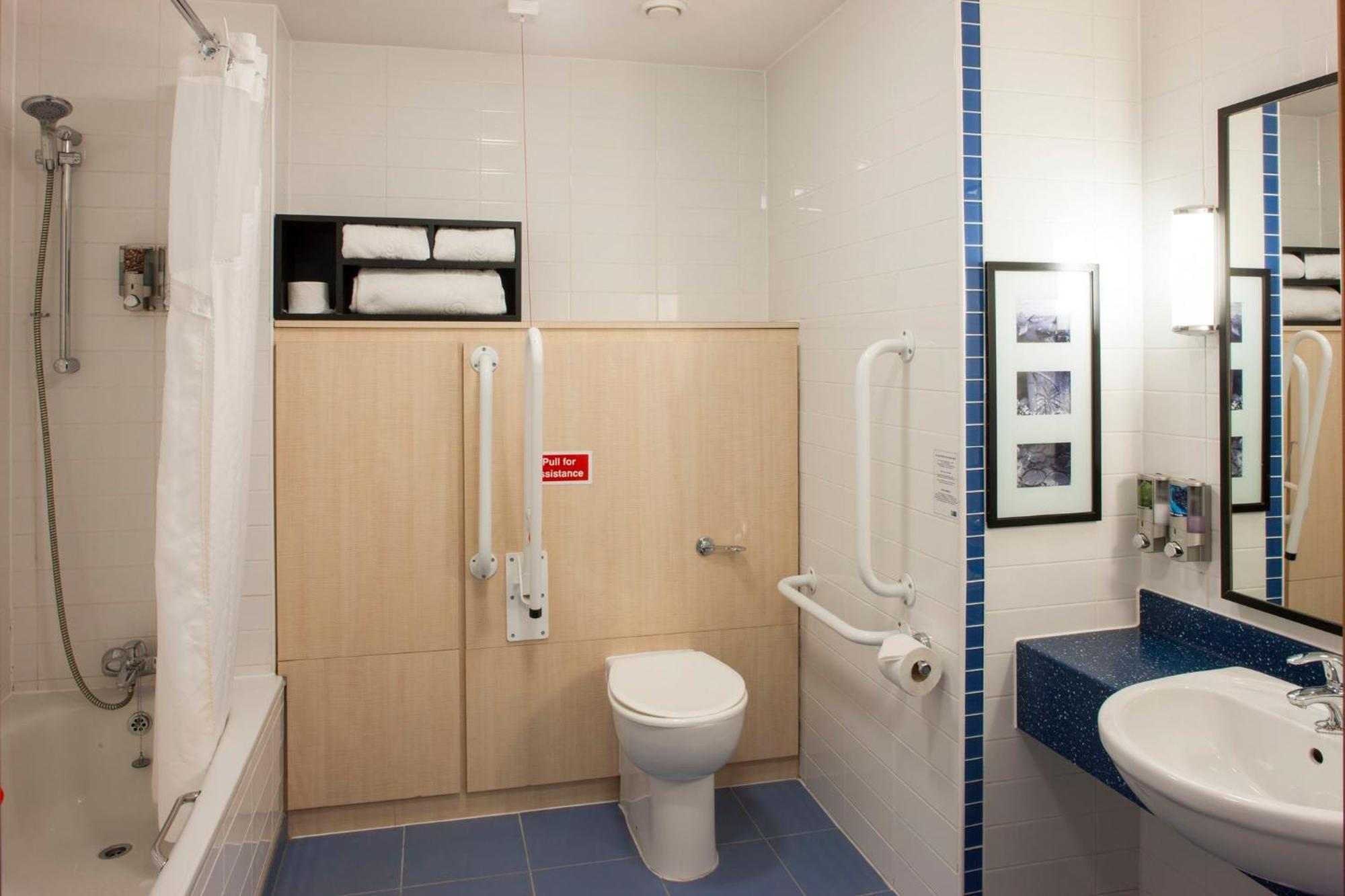 Holiday Inn Express Shrewsbury By Ihg Exterior foto
