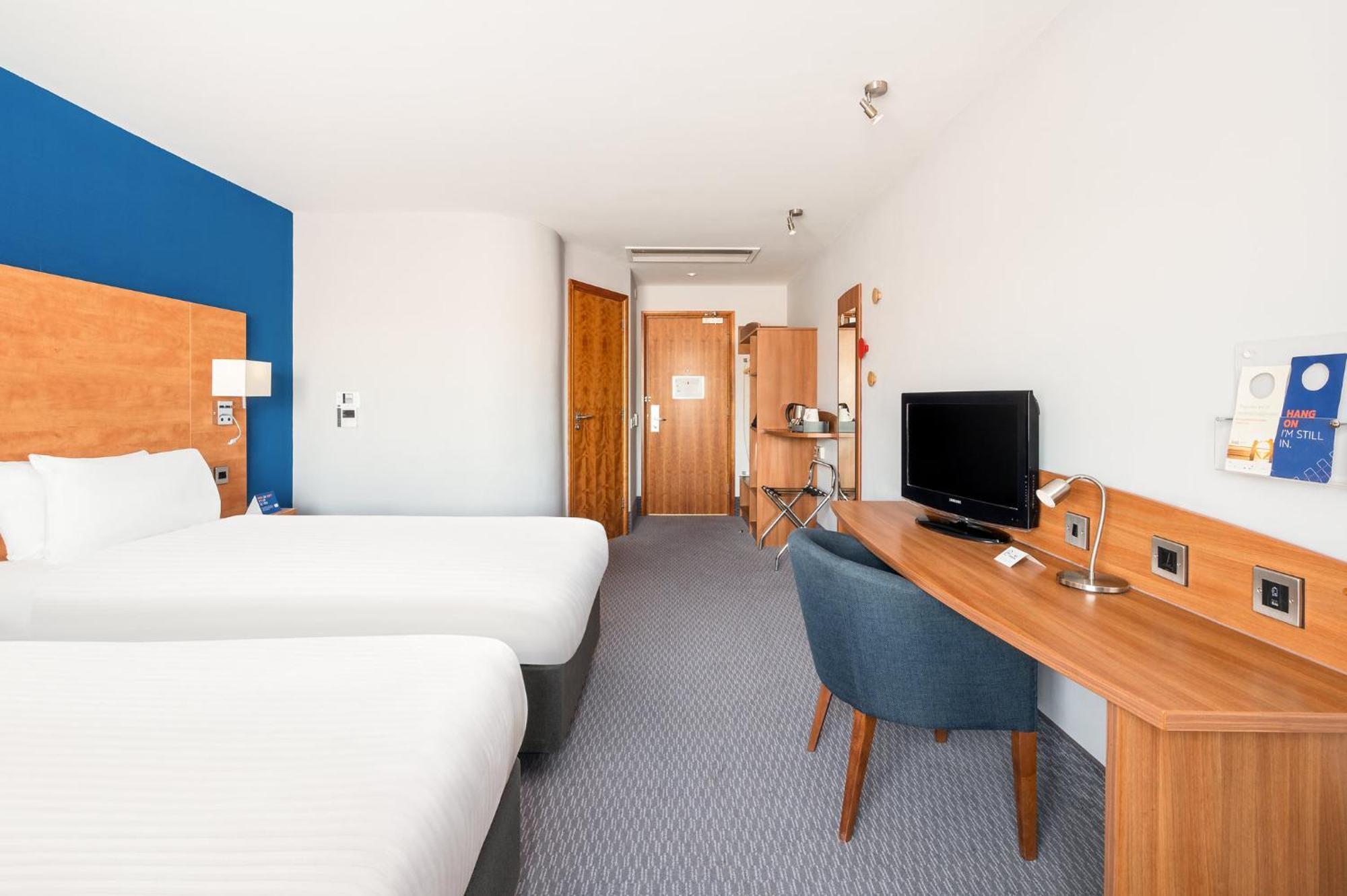 Holiday Inn Express Shrewsbury By Ihg Exterior foto