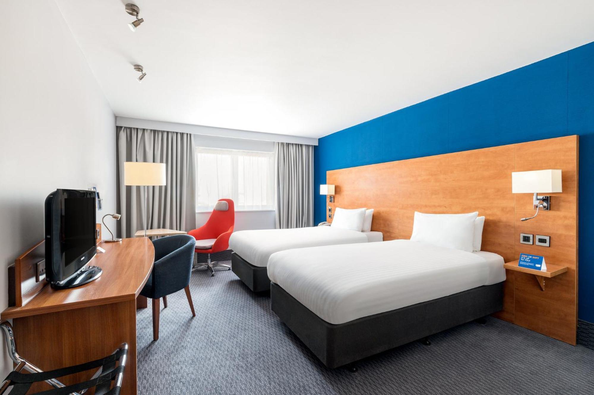 Holiday Inn Express Shrewsbury By Ihg Exterior foto